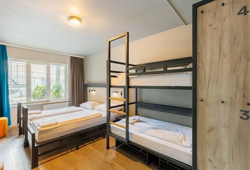 Habitació Quàdruple Estàndard, a&o München Hackerbrücke