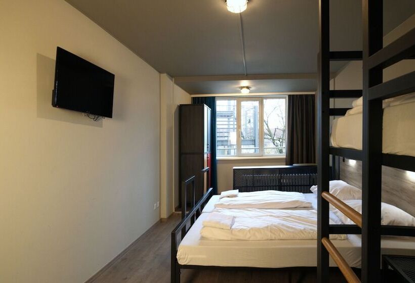 Habitació Quàdruple Estàndard, a&o München Hackerbrücke