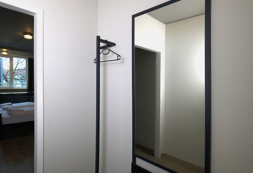 Llit en Habitació Compartida, a&o München Hackerbrücke