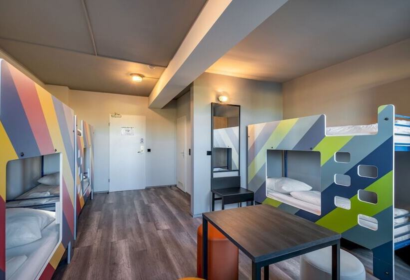 Llit en Habitació Compartida, a&o München Hackerbrücke