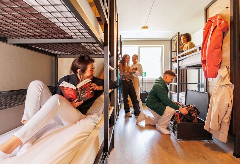 Llit en Habitació Compartida, a&o München Hackerbrücke