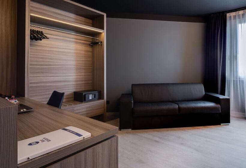 سوییت جونیور, Best Western Aries