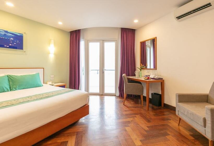 اتاق خانوادگی, êmm Hotel Hue