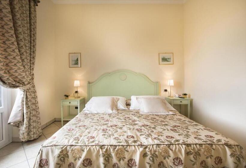 Номер Стандарт Вид на Озеро, La Perla