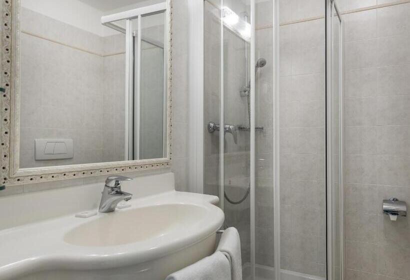 Номер Стандарт Вид на Озеро, La Perla