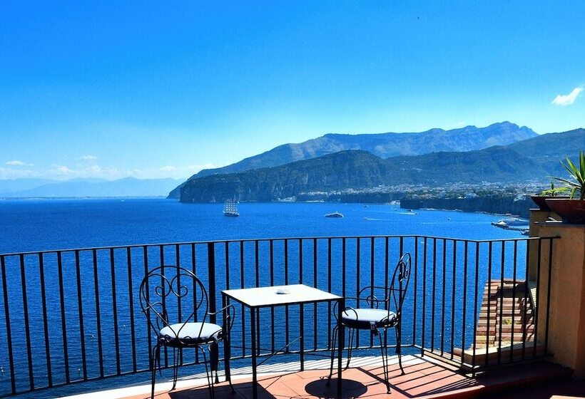 디럭스 룸 바다 전망, La Tonnarella