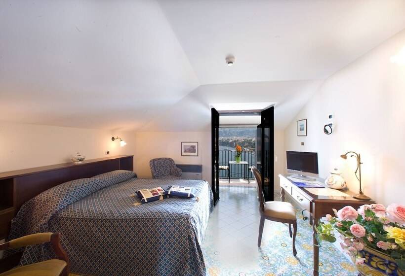 디럭스 룸 바다 전망, La Tonnarella