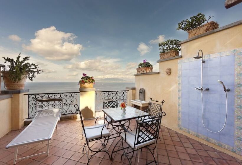 주니어 스위트 바다 전망, La Tonnarella