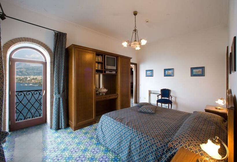 패밀리 룸, La Tonnarella