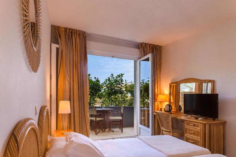 اتاق استاندارد با چشمانداز استخر, Le Tilbury