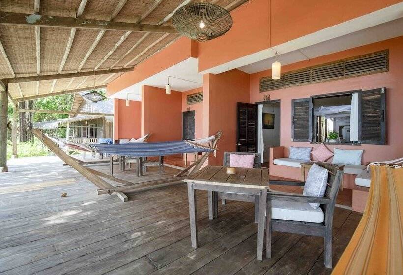 اتاق سوپریور با چشم‌انداز دریا, Mango Bay Resort