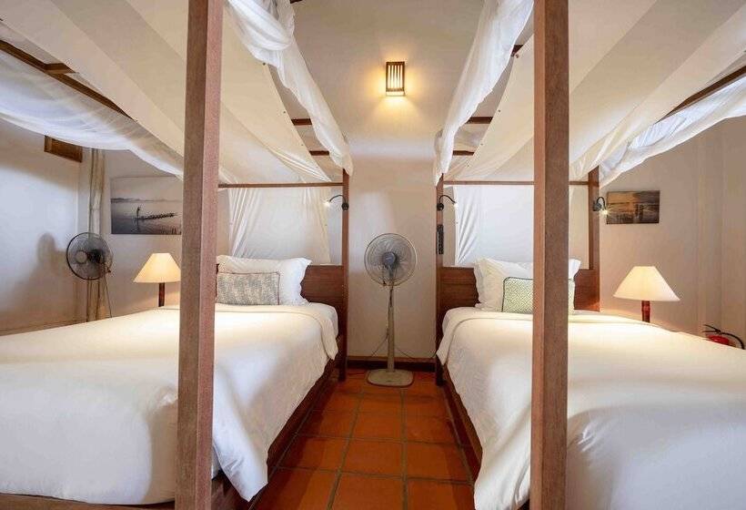 اتاق سوپریور با چشم‌انداز دریا, Mango Bay Resort