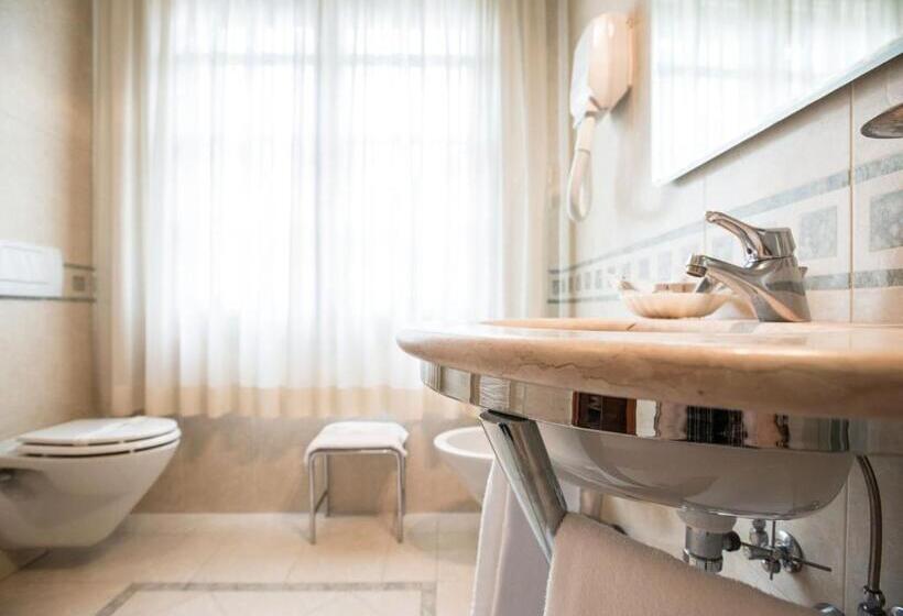 수피리어 룸, Phi Hotel Astoria