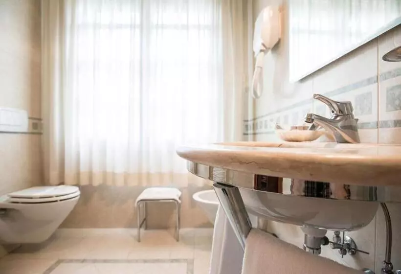 Superior-huone, Phi Hotel Astoria