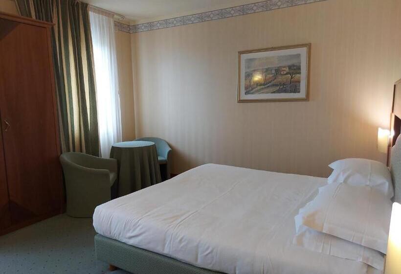 غرفة قياسية, Phi Hotel Astoria