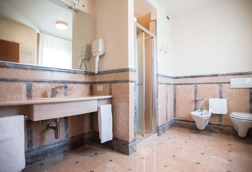 주니어 스위트, Phi Hotel Astoria