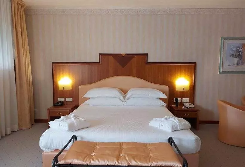 Juniorsviitti, Phi Hotel Astoria