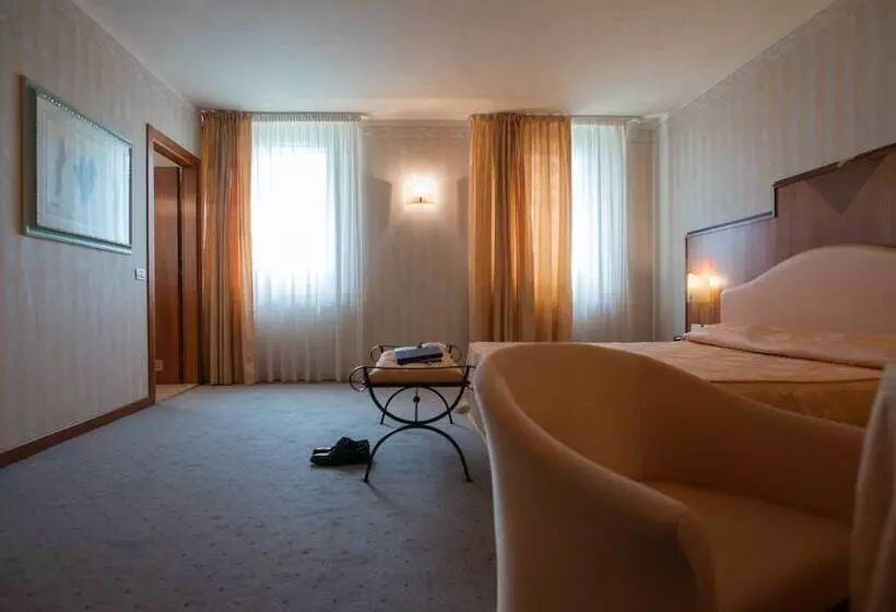 Juniorsviitti, Phi Hotel Astoria