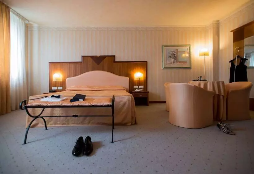 Juniorsviitti, Phi Hotel Astoria