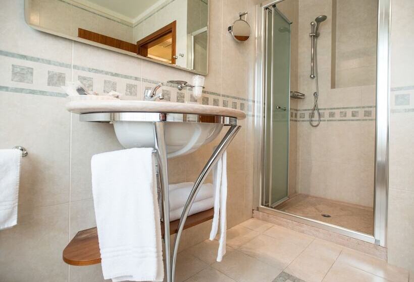 חדר סטנדרט יחיד, Phi Hotel Astoria