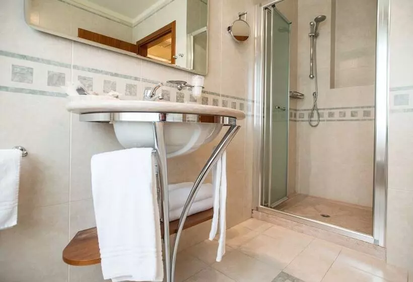 Standard Yhden Hengen Huone, Phi Hotel Astoria
