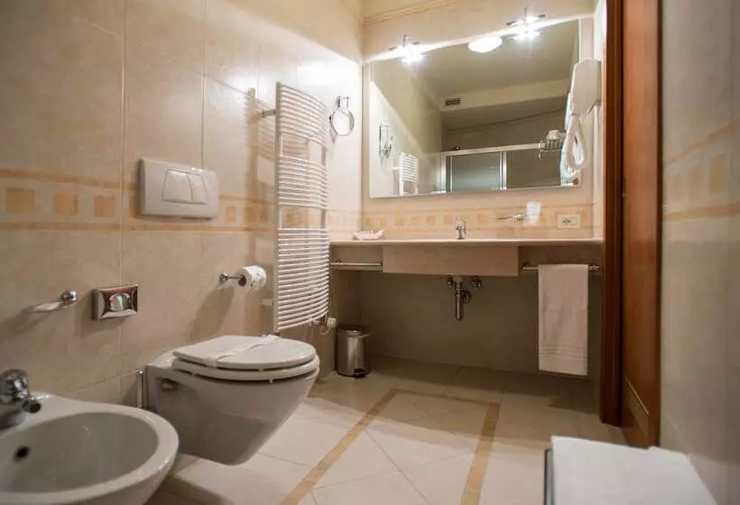 Standard Yhden Hengen Huone, Phi Hotel Astoria