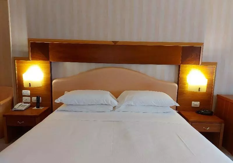Superior-huone, Phi Hotel Astoria