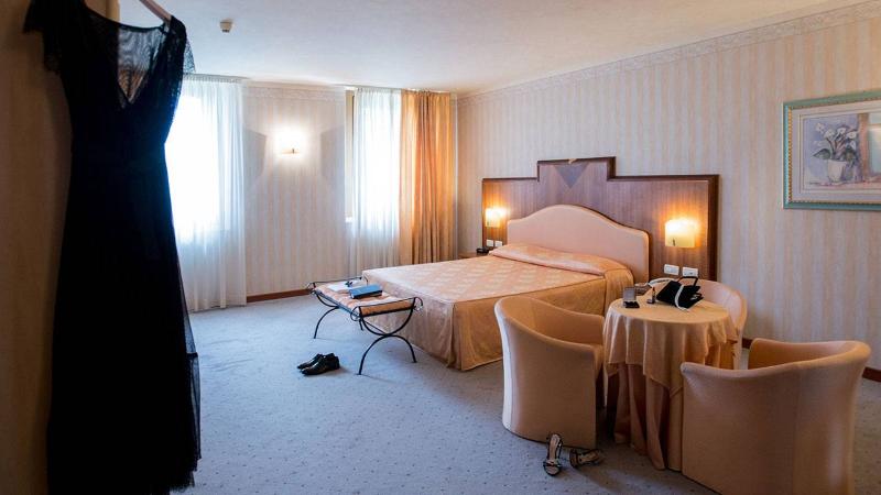 주니어 스위트, Phi Hotel Astoria