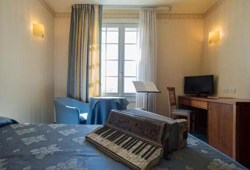 Standard Yhden Hengen Huone, Phi Hotel Astoria