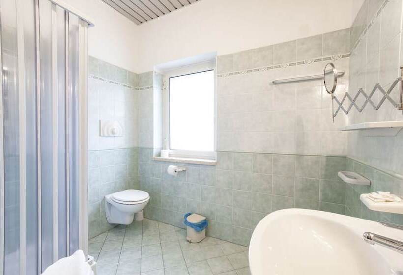 Семейный Номер, Piccolo Mondo