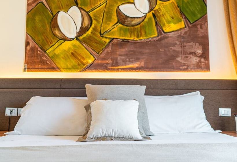 חדר קומפורט יחיד, Rex