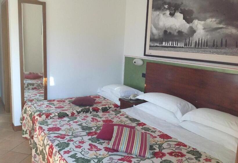 Quarto Triplo Estandar Interior, Sovestro