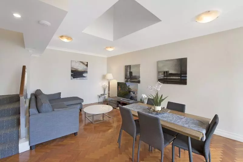 آپارتمان مدیریتی 3 خوابه, Sydney  Harbour Suites