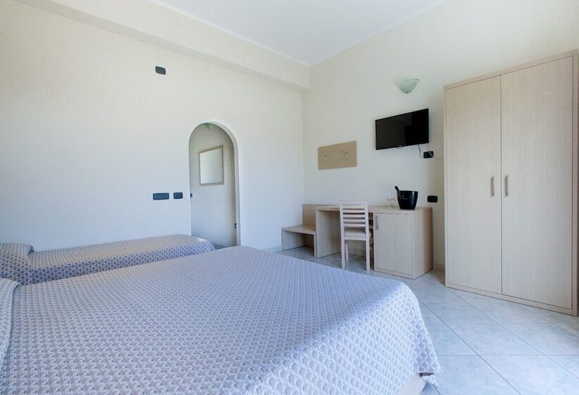 4인용 스탠다드 룸, Tourist