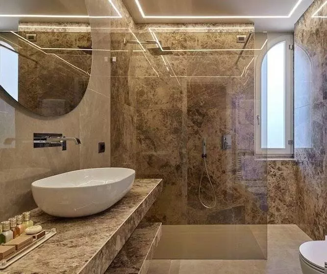 سوییت جونیور با چشم‌انداز دریاچه, Villa Del Sogno