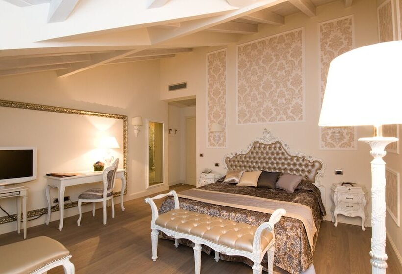 湖の見えるジュニアスイート, Villa Del Sogno