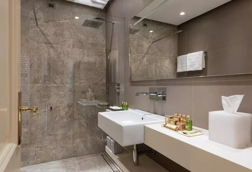 سوییت جونیور با چشم‌انداز دریاچه, Villa Del Sogno