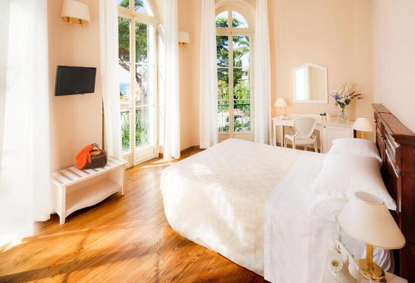 غرفة ديلوكس مطلّة علي البحر, Villa Sylva & Spa