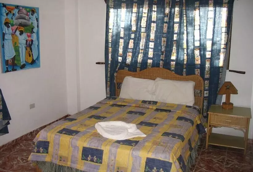 اتاق استاندارد سه نفره, Plaza Real Resort