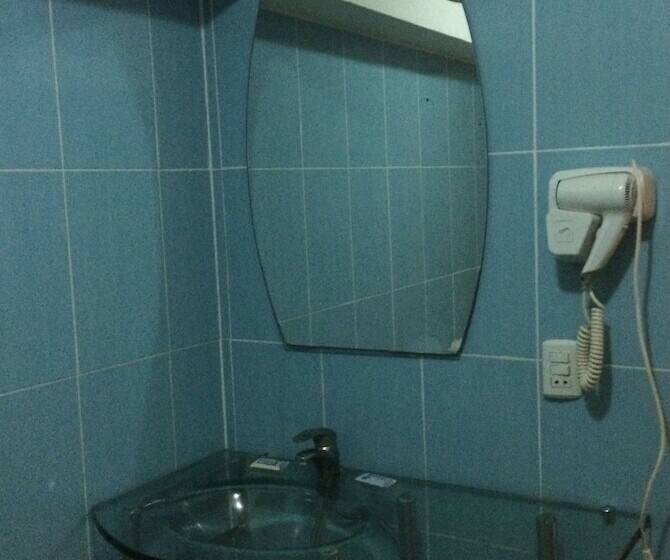 חדר סטנדרט לארבעה, Plaza Real Resort