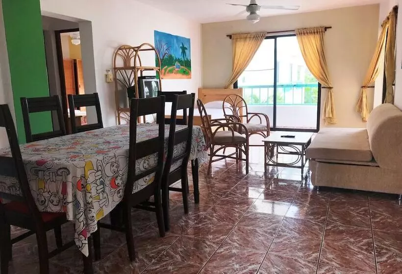 اتاق استاندارد چهار تخته, Plaza Real Resort