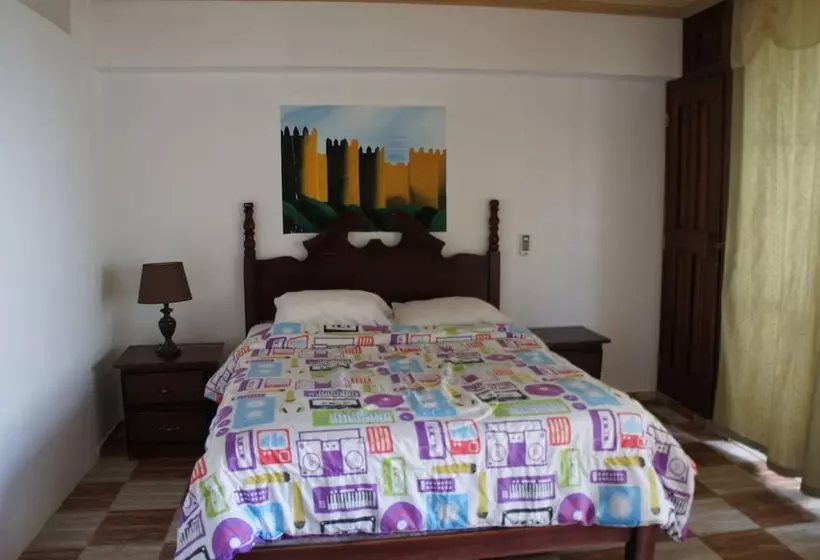 اتاق استاندارد چهار تخته, Plaza Real Resort