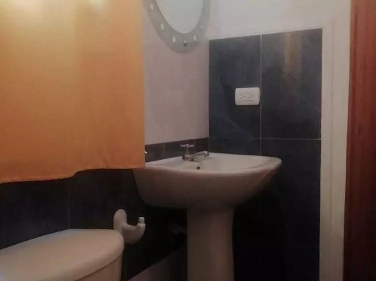 Standard Kolmen Hengen Huone, Cocos