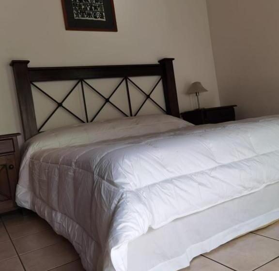 جناح ديلوكس, Bristol Aeropuerto