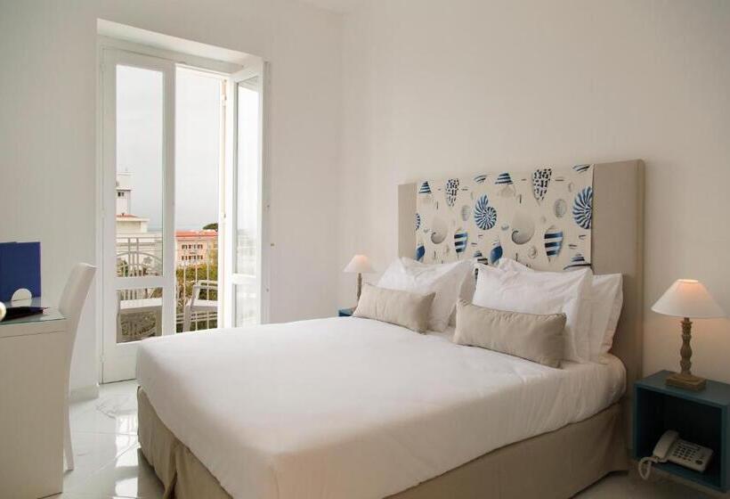 اتاق سوپریور با چشمانداز دریا, Crawford