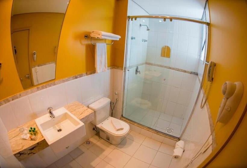 סוויטה, Favorita Golden Hotel E Eventos