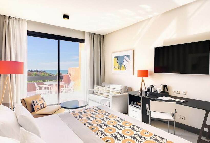 Номер Deluxe Вид на Море Боковой, Royal Hideaway Sancti Petri