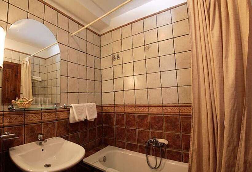 غرفة قياسية, La Fragua Ii