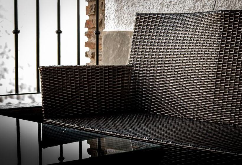 غرفة قياسية, La Fragua Ii