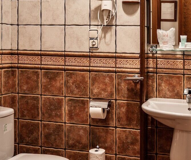 غرفة قياسية ثلاثية, La Fragua Ii